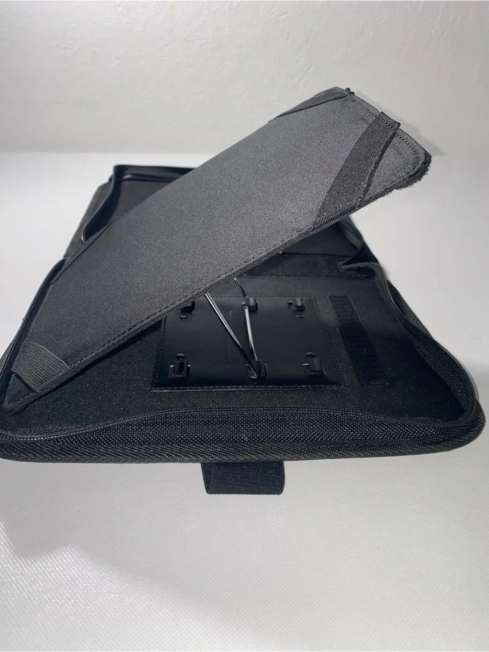 USED Good- FlightGear by Sporty’s Tablet Holder W/ Kickstand - Fits 9.5” X 7.5”